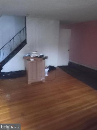 3904 Gideon Rd, Chester, PA 19015-1904