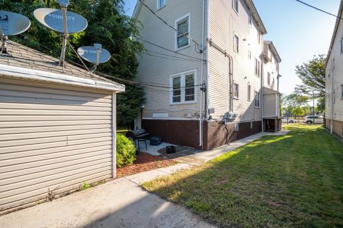 8322 Houston Ave, Chicago IL 60617-2543 exterior