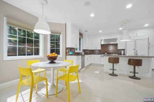 3 Pne Ter, Demarest NJ 07627-1214 exterior