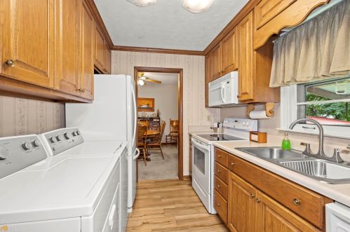 1976 Linda Dr, Austell GA 30168-4313 exterior