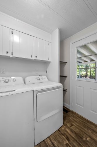 54 Brown Ave, Seabrook NH 03874-5605 exterior