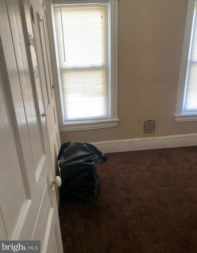 2261 37 St, Camden NJ 08110-2207 exterior