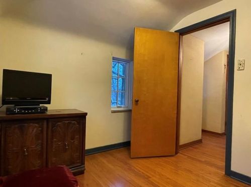 121 Sycamore Dr, Pittsburgh PA 15235-1965 exterior