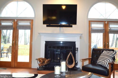 1409 Squaw Hill Ln, Silver Spring MD  20906-2009 exterior