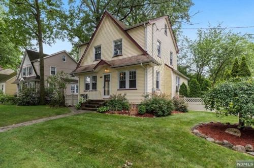 464 Charles St, N Milford, NJ 07646-1938