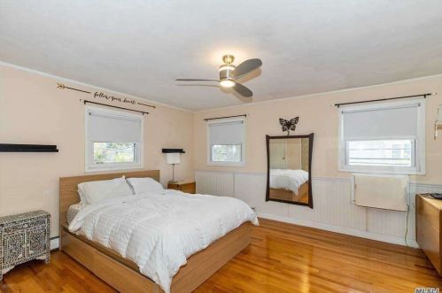 2 Crabapple Ln, Commack NY 11725-2404 exterior