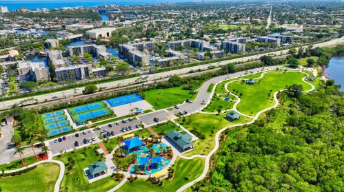 6 Royal Palm Way, Boca Raton FL 33432-7818 exterior