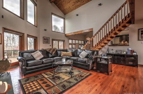 22 Ajellos Farm Rd, Seymour CT 06483-2362 exterior