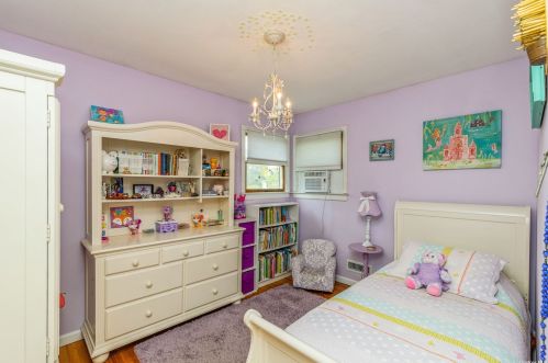 37 Evelyn Dr, Commack NY 11725-3822 exterior