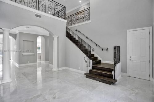 951 4th Ct, Boca Raton, FL 33432-2505