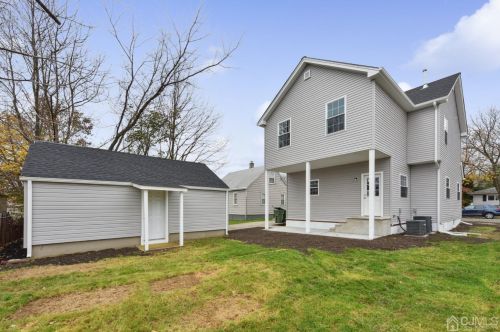 13 Albany St, Edison NJ  08837-3223 exterior