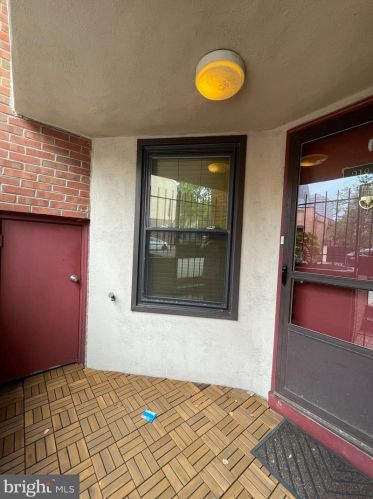 214-30 22nd St, Philadelphia PA  19103 exterior