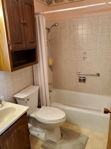 1130 Thomas St, Manitowoc WI 54220-2250 exterior