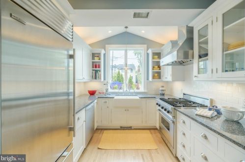 117 Peyton St, Alexandria VA 22314-2723 exterior