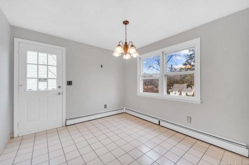 405 Francis St, New Britain CT 06053-3052 exterior