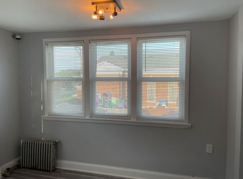 8415 Seeley Ave, Chicago IL 60645-5104 exterior