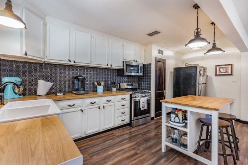 1531 Woodard St, Denison TX 75020-3140 exterior