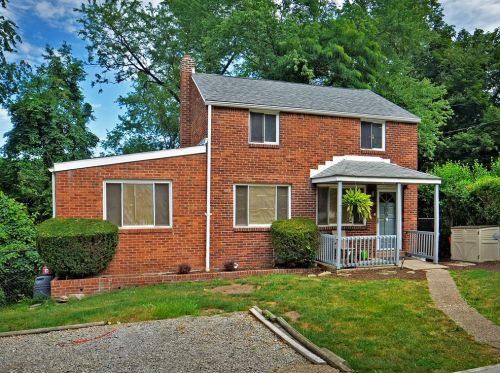 206 Saylong Dr, Pittsburgh, PA 15235-4325