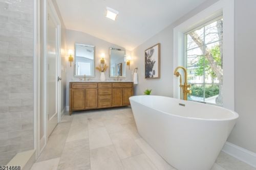 18 Kensington Ter, Maplewood NJ  07040-1323 exterior