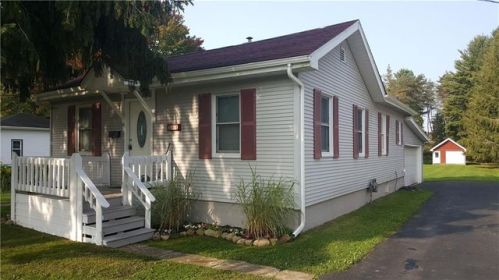 561 Wayne St, Corry, PA 16407-1313