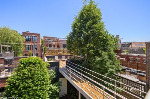 2125 Clifton Ave, Chicago IL  60614-4115 exterior