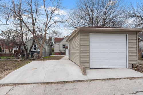 2540 Booth St, Milwaukee WI 53212-2907 exterior