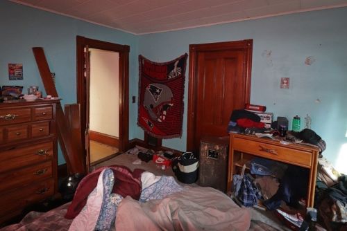 89 Main St, Ware MA 01082-1318 exterior