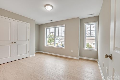 50 Morgan Dr, Edison NJ  08817-3546 exterior