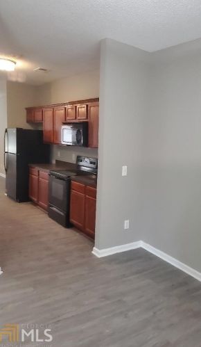 2039 Bayrose Cir, Atlanta GA 30344-8201 exterior