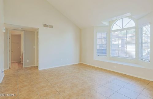 5829 42nd St, Phoenix AZ  85040-9038 exterior