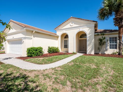297 Lake Forest Way, Fort Pierce, FL 34986-1771