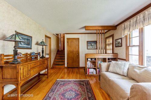 4811 Strong Rd, Bull Valley IL 60014-4560 exterior