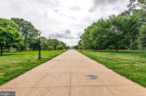 1402 Capitol St, Washington DC  20003-1569 exterior