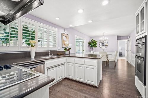 1871 Bryan Ave, Tustin CA 92780-4703 exterior