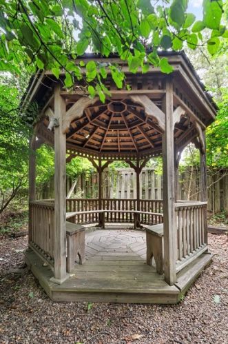 5325 Wilkins Ave, Pittsburgh PA  15217-1022 exterior