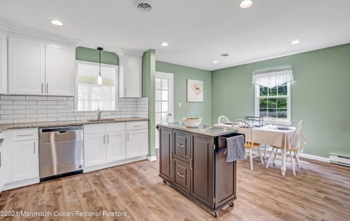 8 Leighton Ln, Lakehurst NJ  08759-6711 exterior