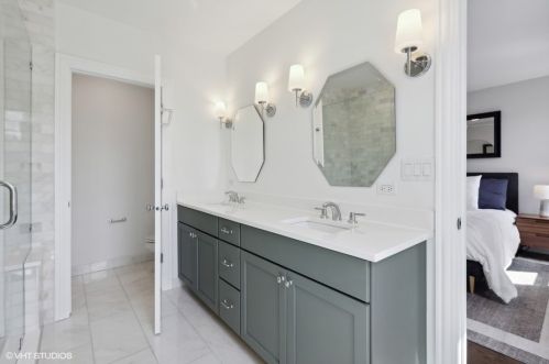 2425 Pensacola Ave, Chicago IL  60618-1607 exterior