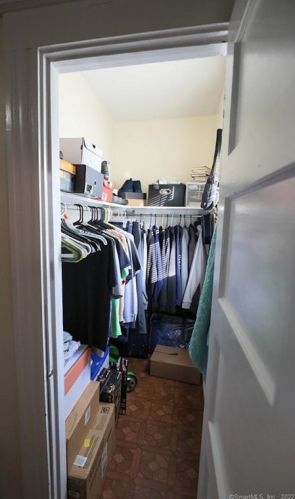 323 Oak St, New Britain CT 06051-1213 exterior