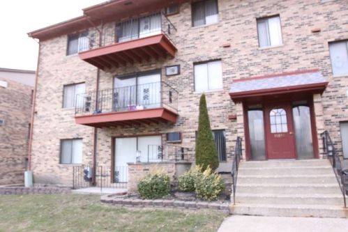 11810 Komensky Ave, Chicago, IL 60803-1660