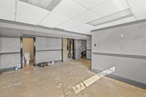 1481 Cathell Rd, Pittsburgh PA 15236-1108 exterior