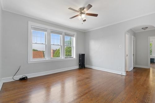 3501 Albany Ave, Chicago, IL 60618-5633