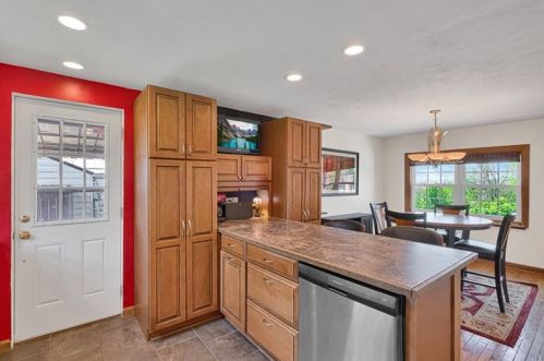 1535 Bower Hill Rd, Pittsburgh PA 15243-1508 exterior