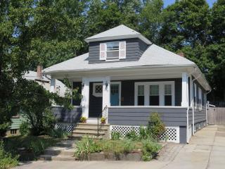 68 3rd St, Providence, RI 02911-3211