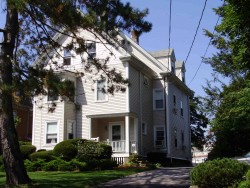 135 Winchester St, Newton, MA 02461-2129