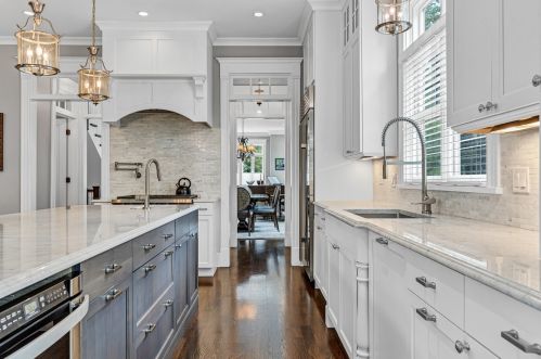 3800 Paulina St, Chicago IL 60609-2057 exterior