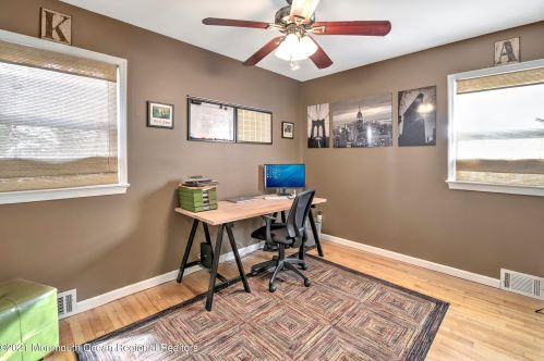 25 Fulton St, East Freehold NJ 07728-1811 exterior