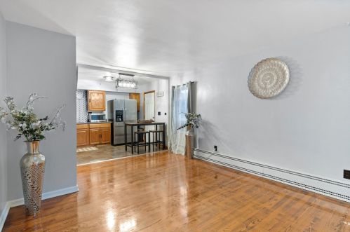 4334 74th St, Milwaukee, WI 53216-1053