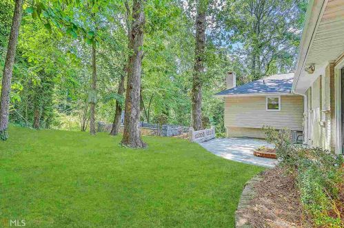 655 Lynn Cir, Atlanta GA  30311-2314 exterior