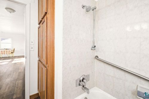 4825 Oakley St, Duluth MN 55804-1235 exterior