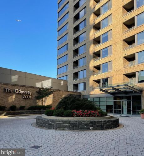 2001 15th St, Arlington VA 22201-2604 exterior